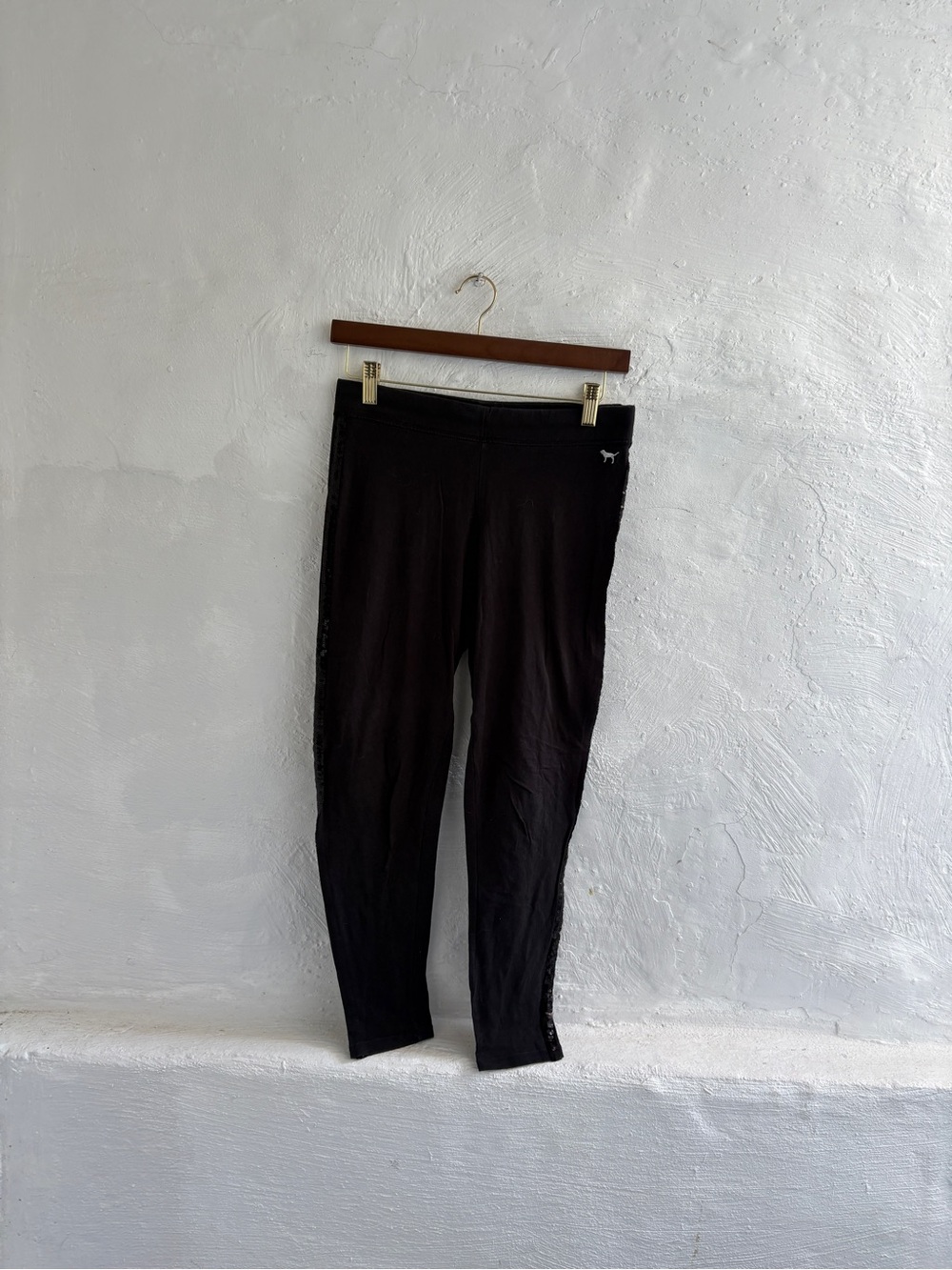 Victoria’s Secret size medium Capri length leggings